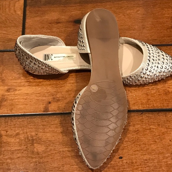 Like new fabric and jeweled flats - Picture 3 of 7